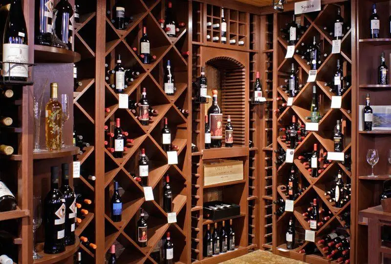 HẦM RƯỢU CÁ NHÂN: NƠI LƯU GIỮ TINH TÚY VÀ KHẲNG ĐỊNH VỊ THẾ CHỦ NHÂN